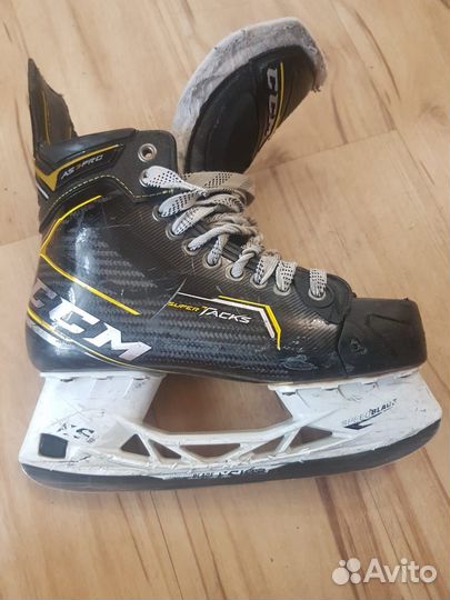 Хоккейные коньки профессиональны CCM AS3 PRO