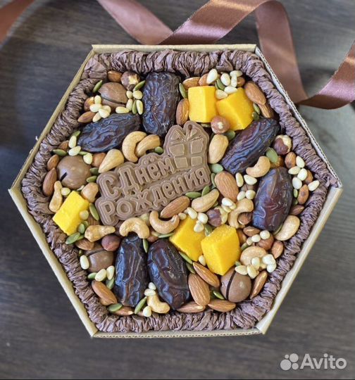 Подарочные наборы, боксы с орехами и сухофруктами