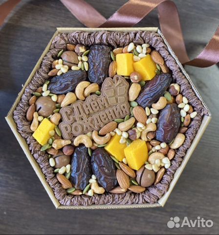 Подарочные наборы, боксы с орехами и сухофруктами