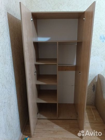 Шкаф двухстворчатый