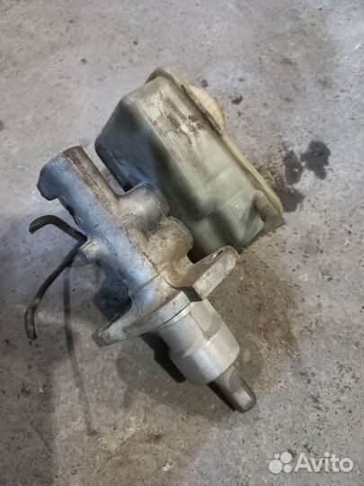 Главный тормозной цилиндр Опель Омега Б 1994-2003