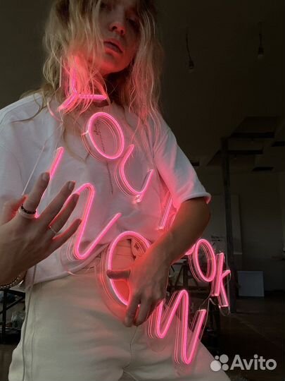 Неоновый светильник