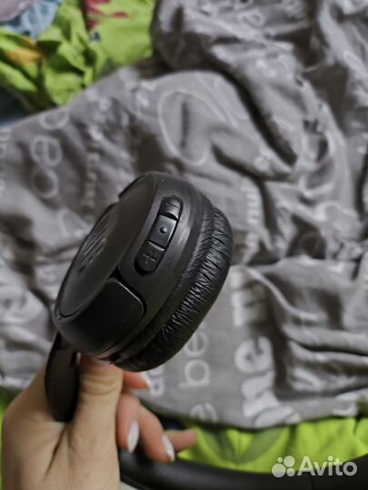 Беспроводные наушники jbl