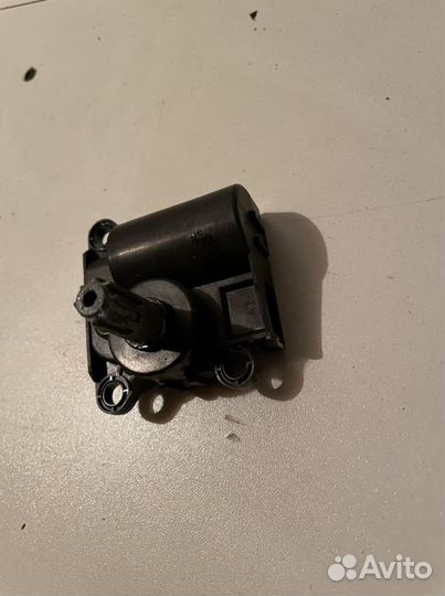 Сервопривод заслонки печки Kia Sportage 3