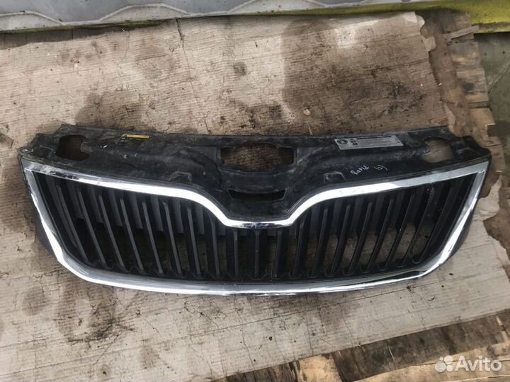 Решетка радиатора Skoda Rapid