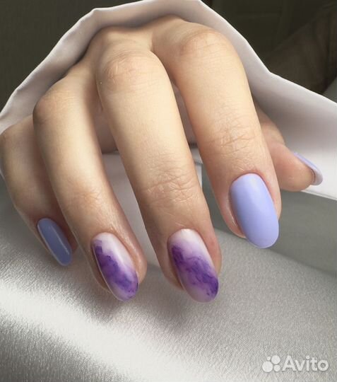 Модель к действующему мастеру маникюра