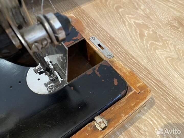 Машинка швейная антикварная подольская