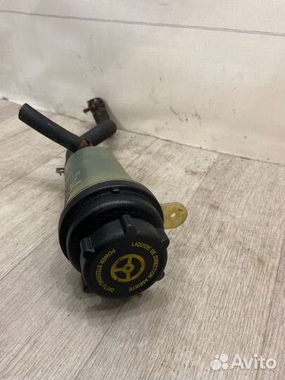 Бачок гидроусилителя Ford Focus хетчбэк 1.6L