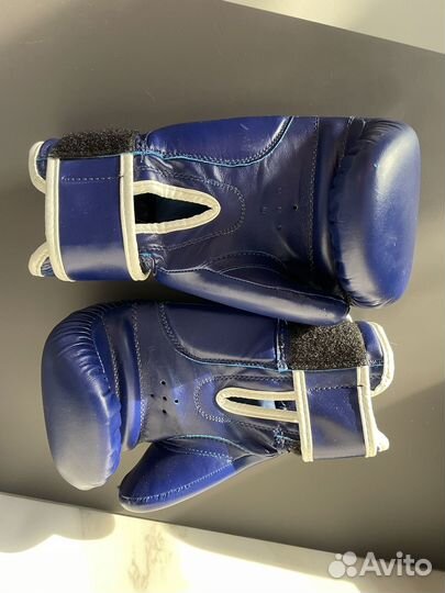 Боксерские перчатки