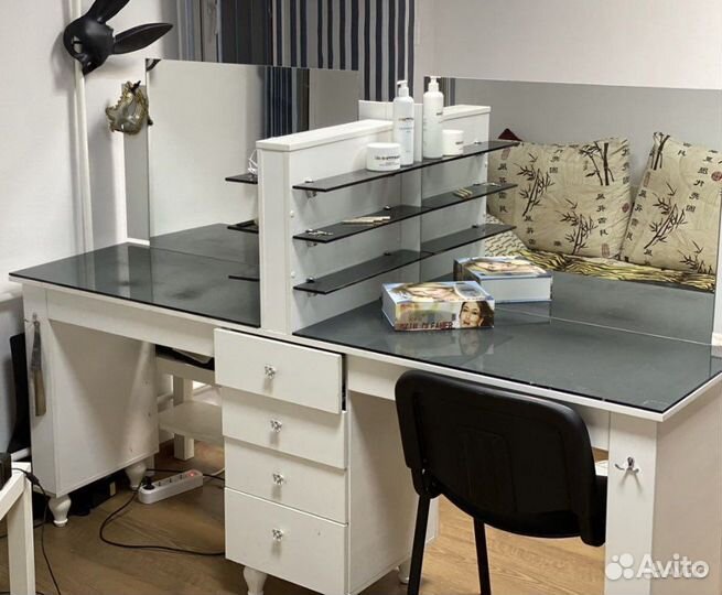 Стол для маникюра бу