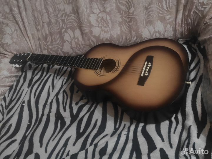 Акустическая гитара