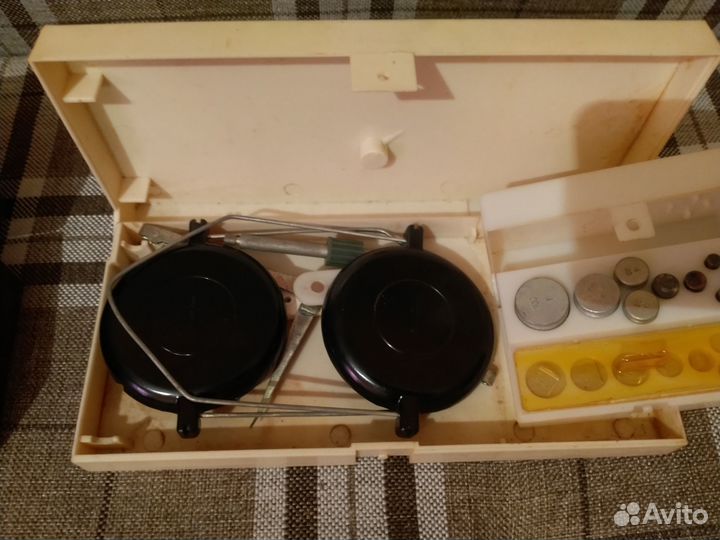 Набор весов и гирек