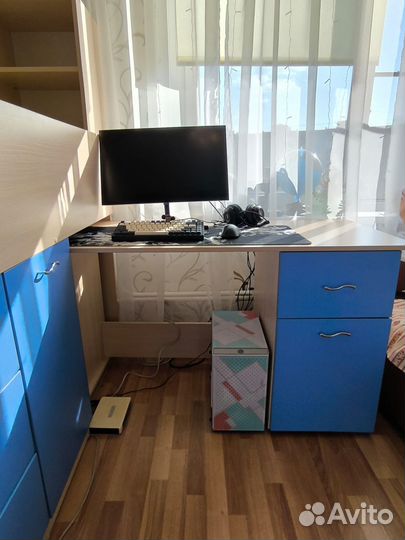 Кровать