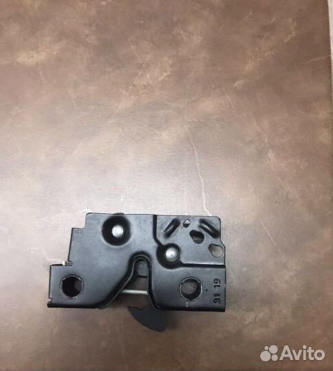 Замок капота VW Polo