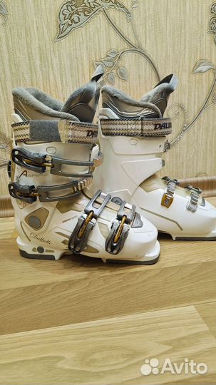 Горнолыжные ботинки женские