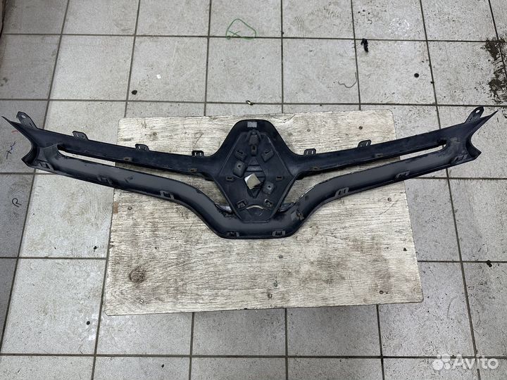 Решетка ниссан рено