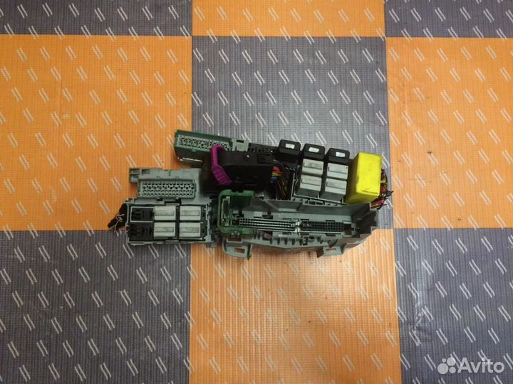 Блок реле Опель Корса Ц