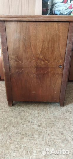 Тумбочка от швейной машинки