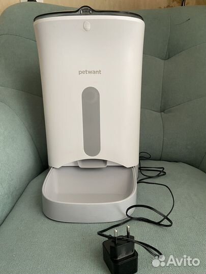 Автоматическая кормушка для домашних животных