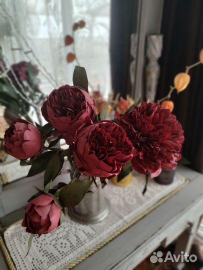 Пионы из холодного фарфора 3шт