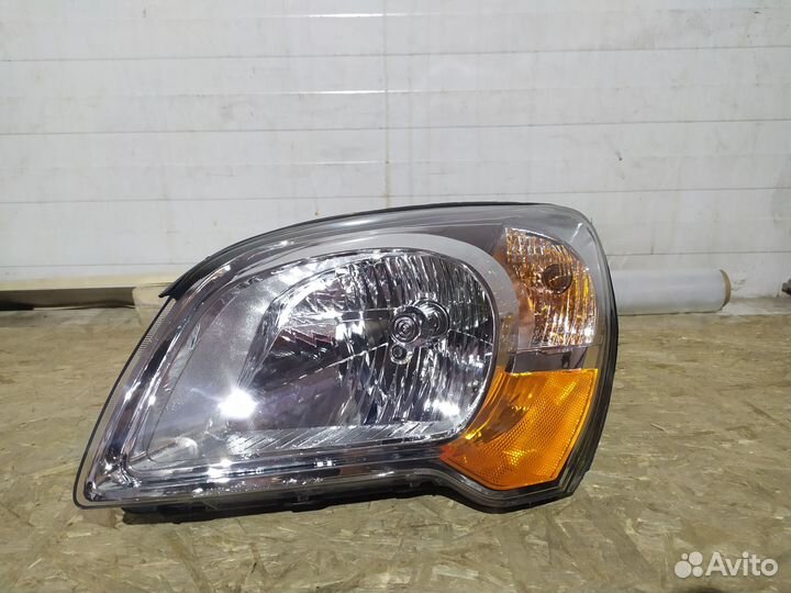 Фара левая и правая KIA sportage 2008