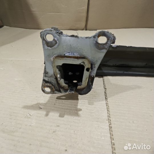 Усилитель заднего бампера Skoda Octavia 2 (A5)