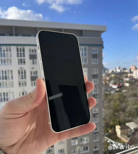 iPhone 12, 64 ГБ