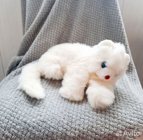 Мягкая игрушка белая кошка 00х годов