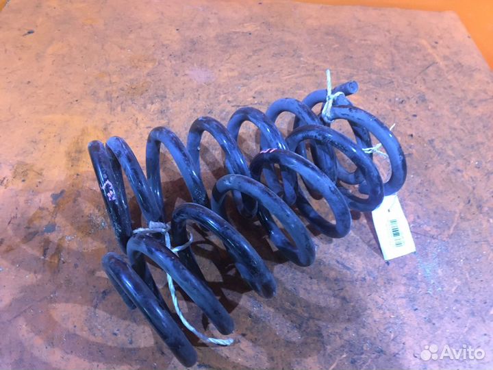 Пружина задняя Nissan Elgrand E51