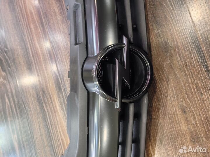 Решетка радиатора Astra H