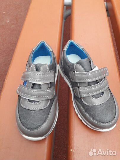 Полуботинки(кроссовки) новые 23-24р