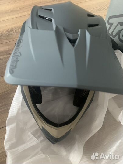 Шлем troy lee designs D4 Composite Mips