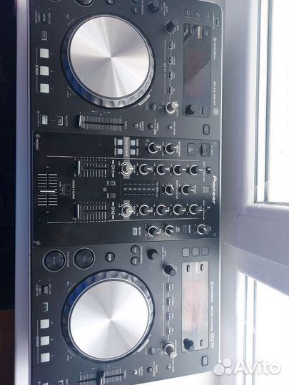 DJ контроллер pioneer xdj - r1