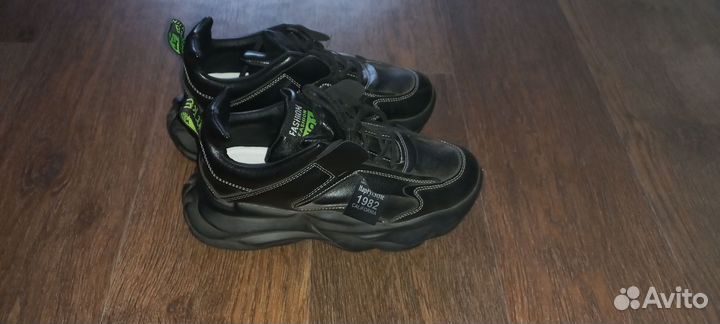 Кроссовки для девочки