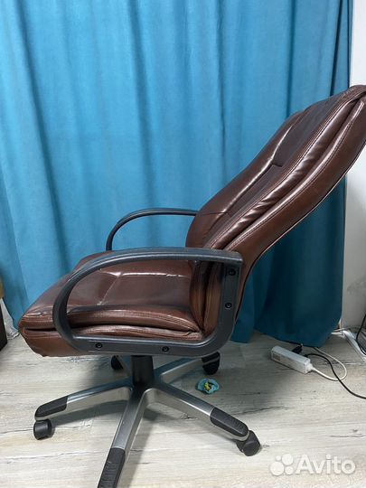 Офисное кресло на запчасти