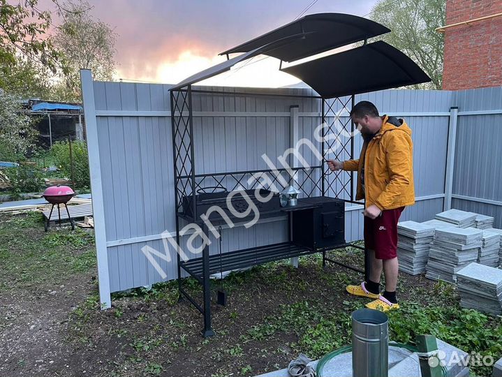 Мангал с крышей