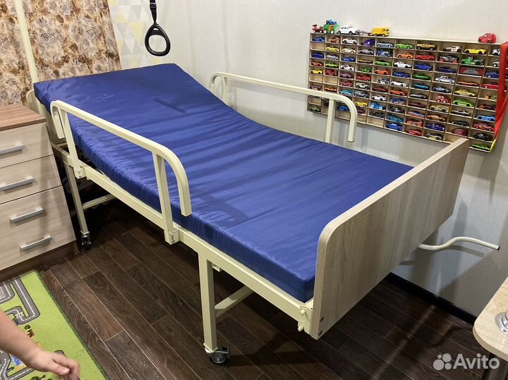 Медицинская кровать для лежачих больных