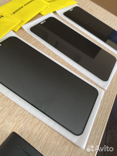 Защитное стекло антишпион на iPhone 11 pro max