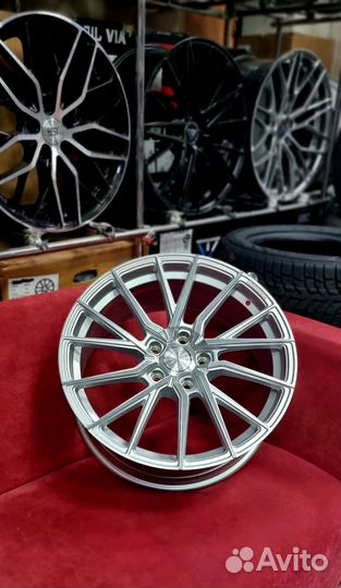 Диски R18 Vossen. Новые