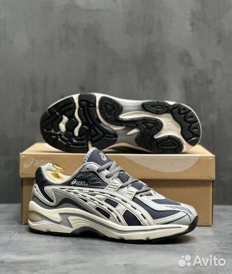 Кроссовки Asics