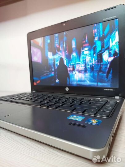 Цельнометаллический HP i3 4 ядра/4 GB/HHD