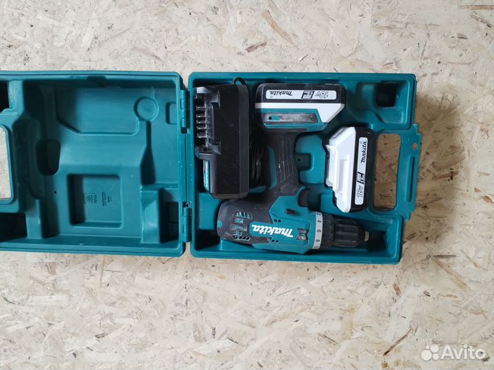 Шуруповерт makita