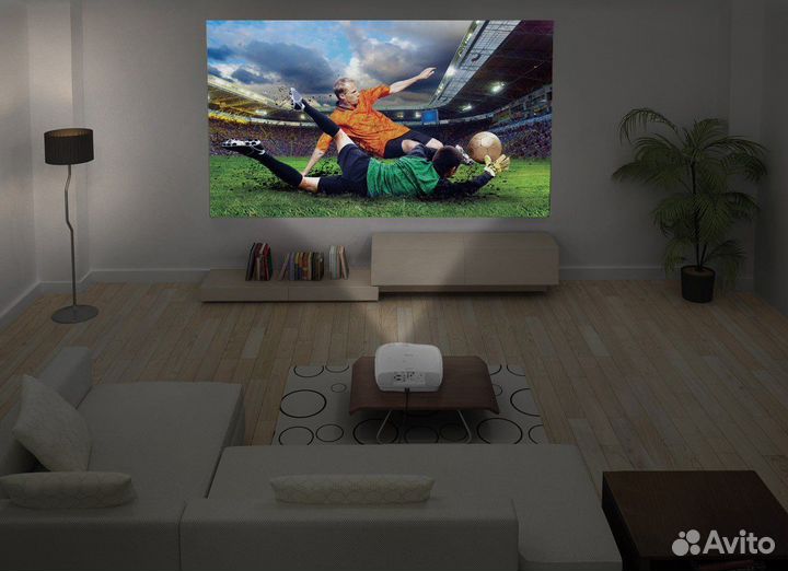 Аренда Проектора и экрана 4000 люминов