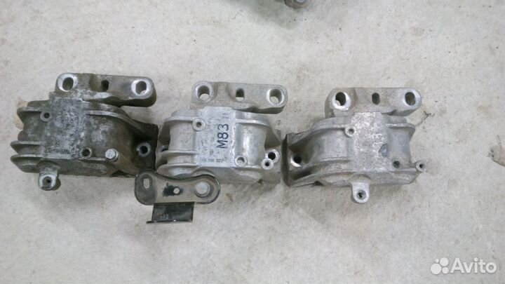 Опора двигателя правая Volkswagen 1K0199262CG