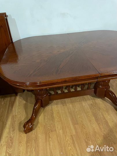 Стол Малайзия чистое