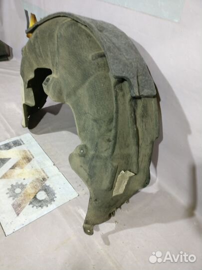 Mercedes W213 Подкрылок Задний левый 2328