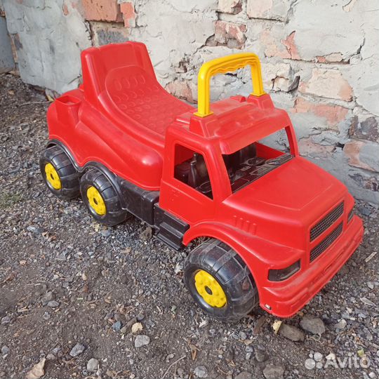 Машина каталка для детей