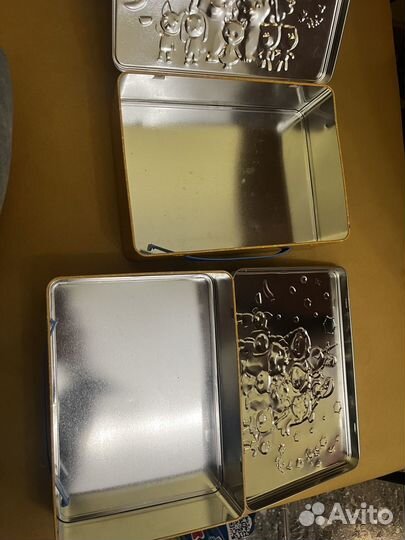 Железная коробочка от новогоднего подарка