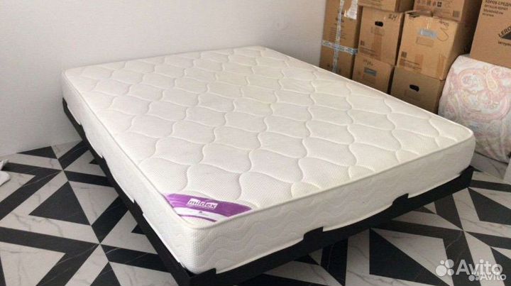 Двуспальная парящая кровать