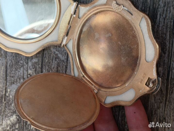 Пудреница СССР ракушка